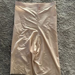 Thinstincts® 2.0 High-Waisted Mid-Thigh Short Spanx Shapewear Champagne Beige